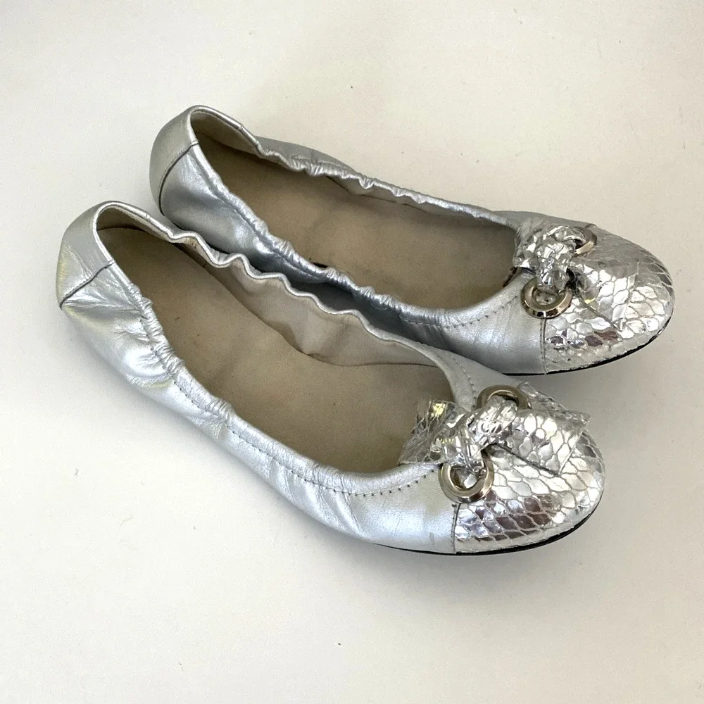 Stuart Weitzman Bolshoi Silver Nappa Ballet Flat Metallic Snake Cap Toe Bow 8 M